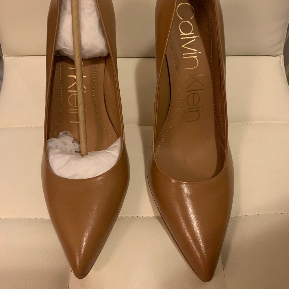 Calvin Klein Nude Leather Pumps 9.5W ~ BRAND NEW!!